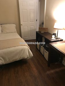 North End 2 bed, 1 bath available on March 1st on Fleet St in the North End Boston - $3,080
